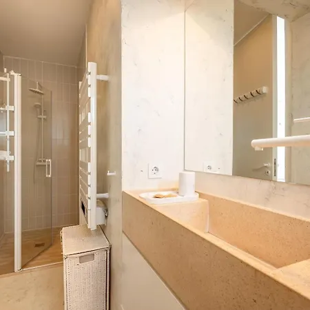Apartament Guestready - Charming With Terrace