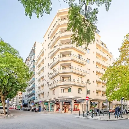 Guestready - Charming With Terrace * Lizbona